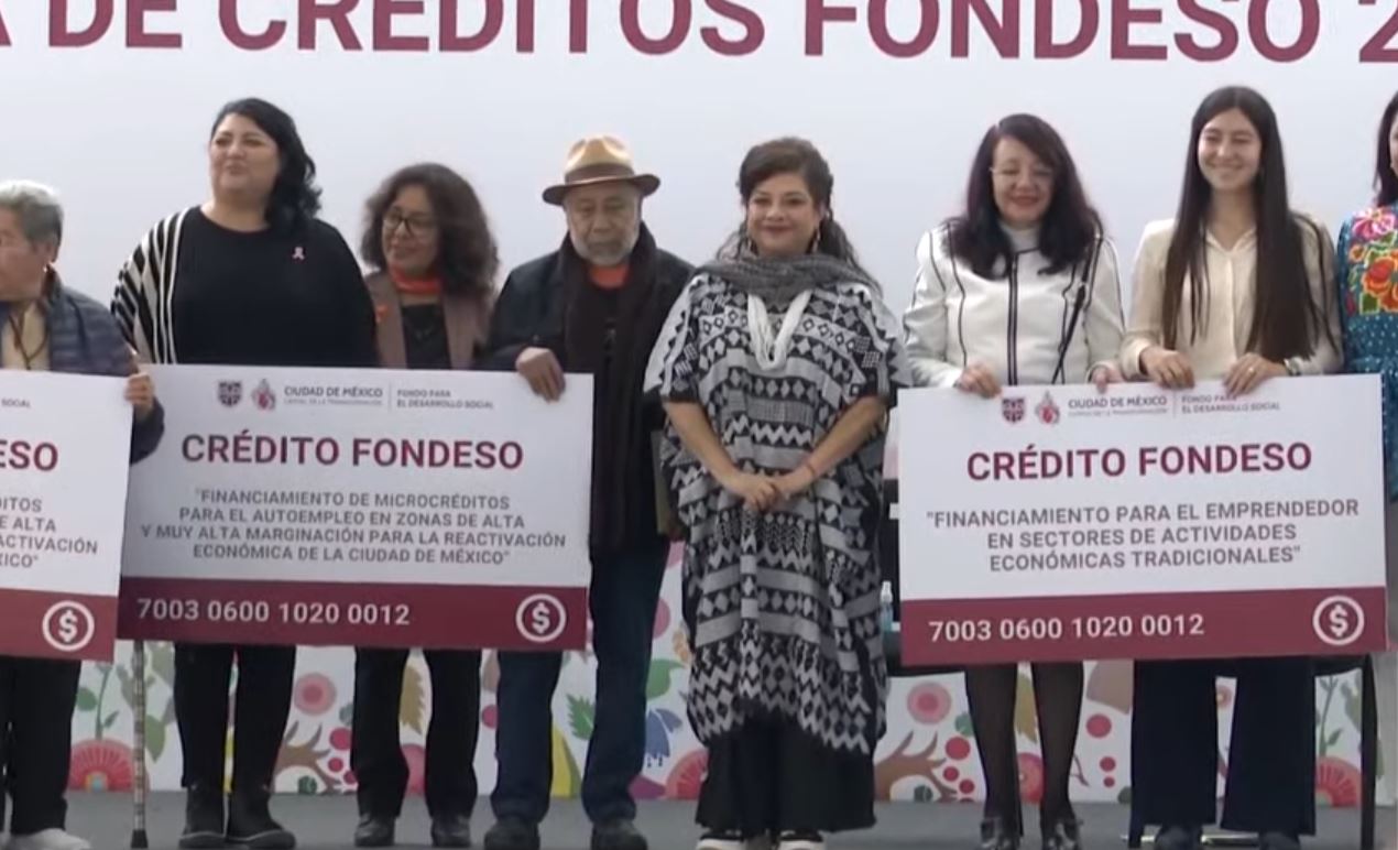 Entrega Clara Brugada 2 mil 444 créditos del Fondo para el Desarrollo Social