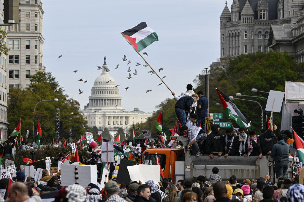 Continúa persecución de Trump a estudiantes que condenan el genocidio de Israel en Gaza