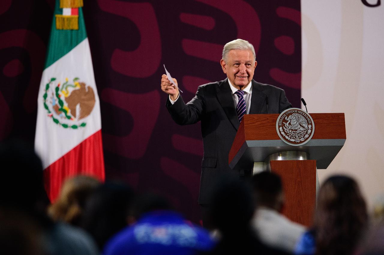 Presenta López Obrador carta que envió a Norma Piña por casos de presunta defraudación fiscal