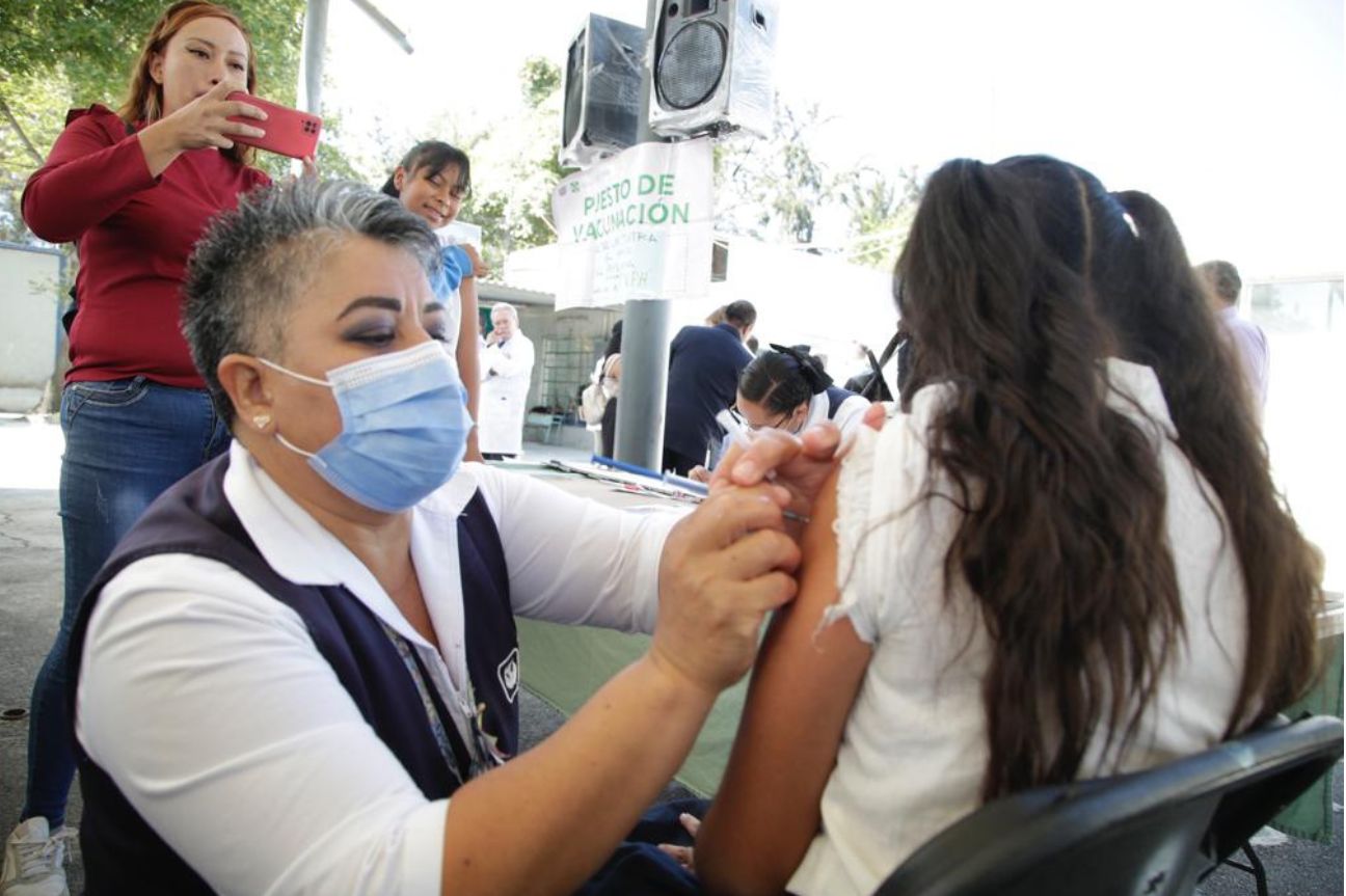 Comienza campaña de vacunación contra el VPH en escuelas de la CDMX