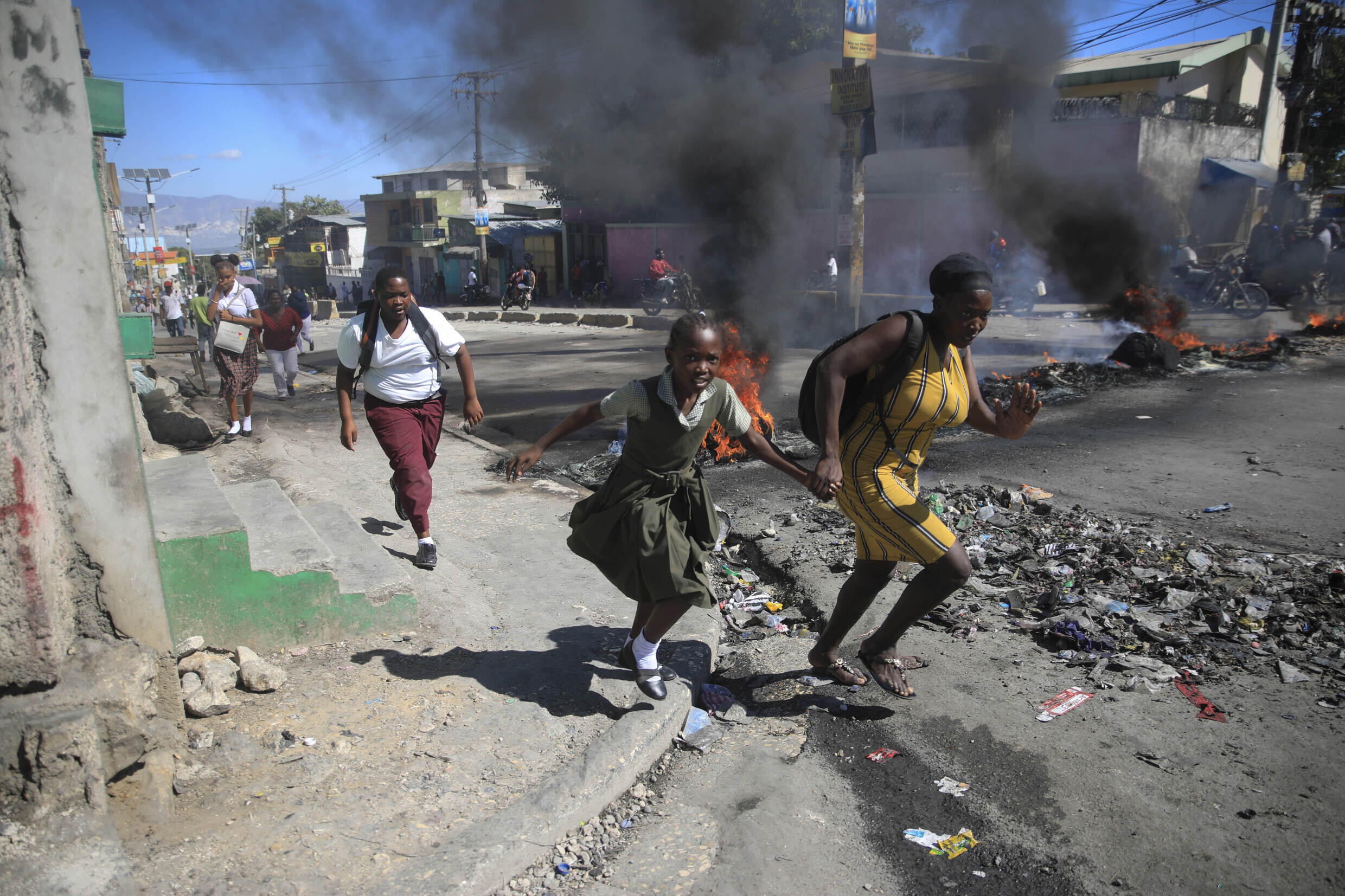 Cierra Embajada de México en Haití por ola de violencia