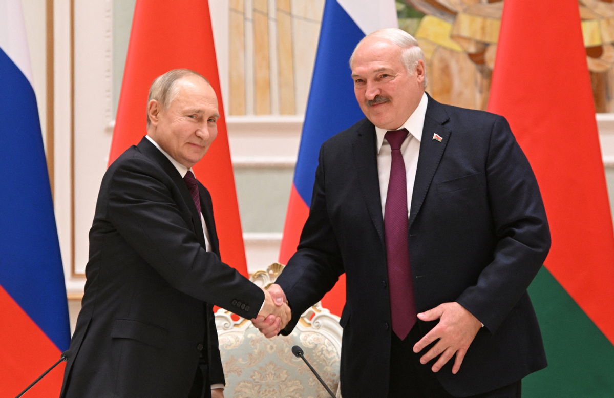 Anuncia Vladimir Putin despliegue de armamento nuclear táctico en Bielorrusia