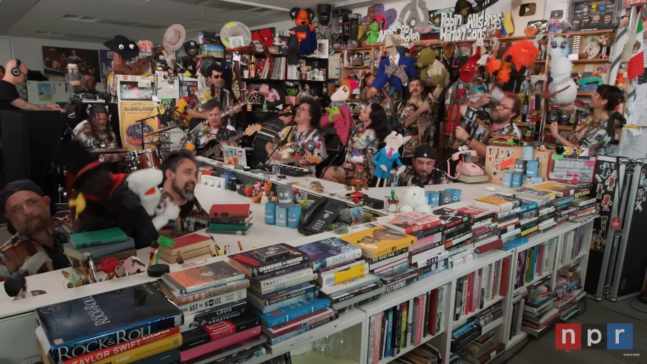 Estrena 31 Minutos concierto de Tiny Desk con críticas a políticas migratorias de Donald Trump