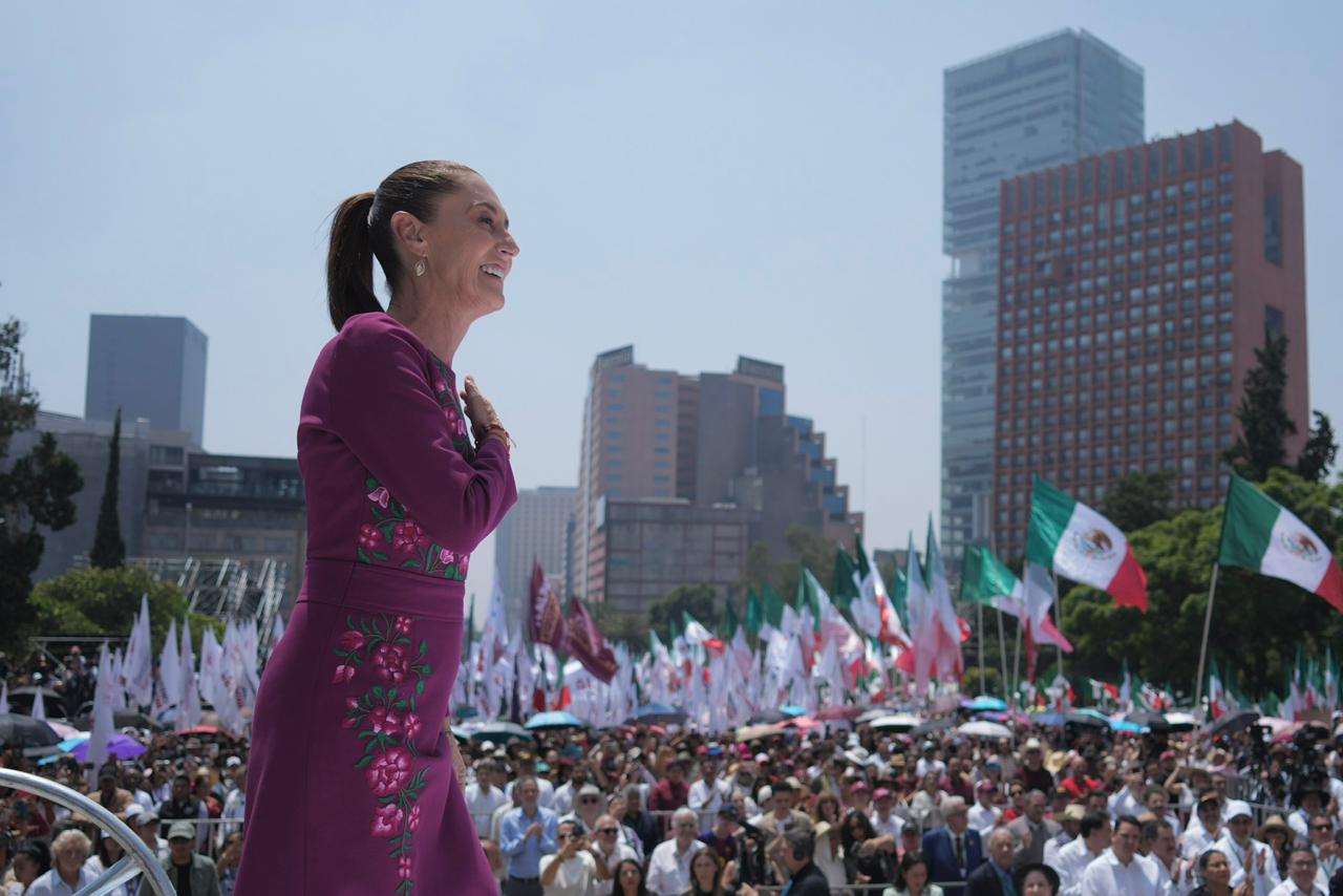 “La honestidad, amor al pueblo y a la patria siempre dan resultados”, convoca Claudia Sheinbaum a mantener defensa de la soberanía