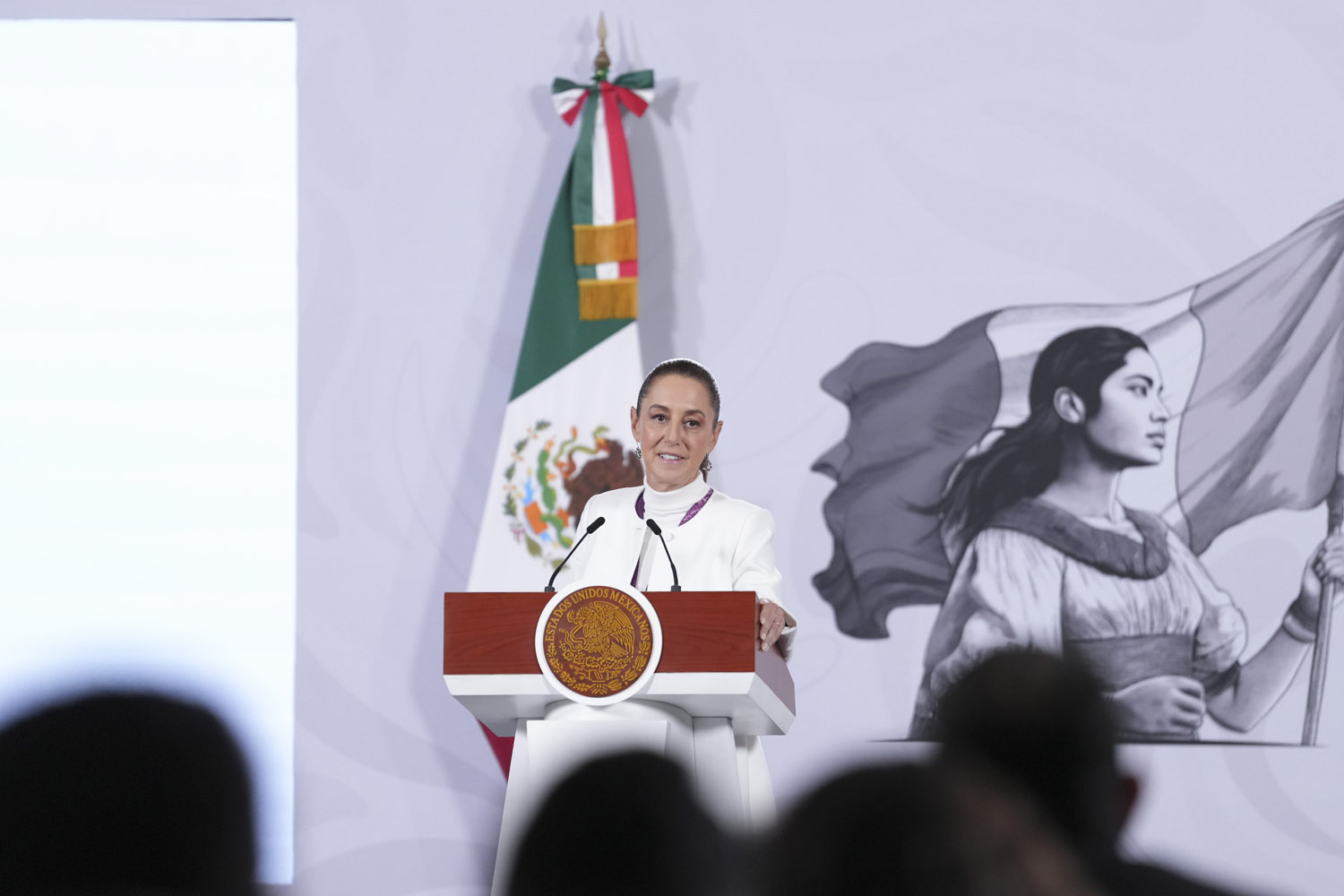 Envío de petróleo a Cuba, por motivos humanitarios y dando continuidad a apoyos históricos: Claudia Sheinbaum