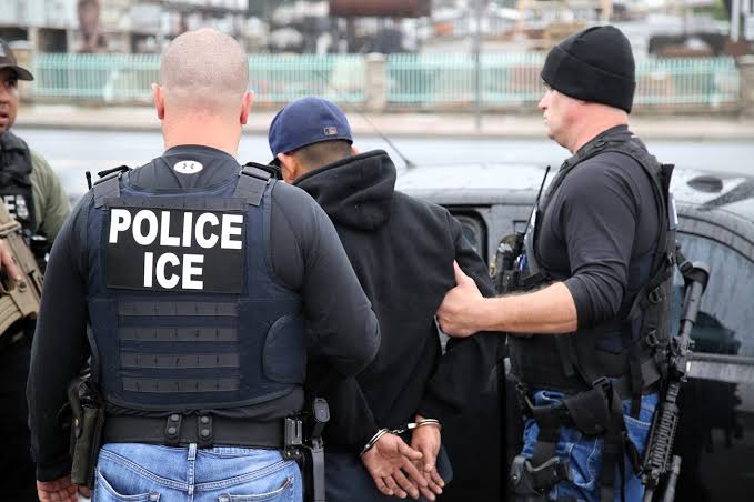 58 migrantes fallecieron bajo custodia del ICE; 31% eran mexicanos