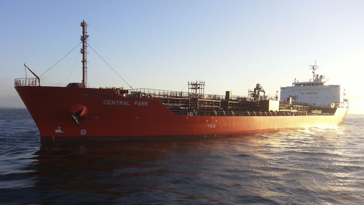 Atacan buque vinculado a Israel en Yemen