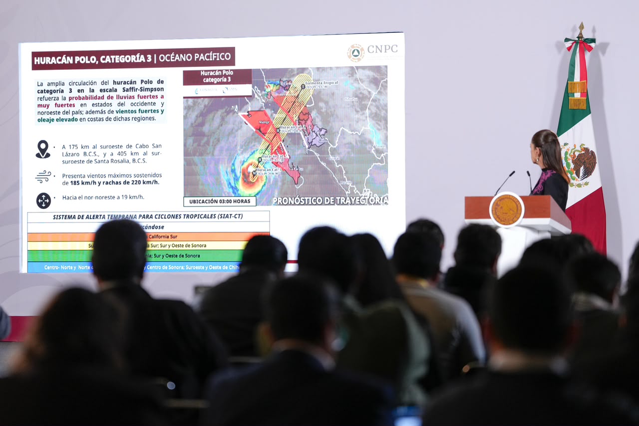 Exhorta Claudia Sheinbaum a extremar precauciones ante el próximo impacto del huracán Polo en Baja California Sur
