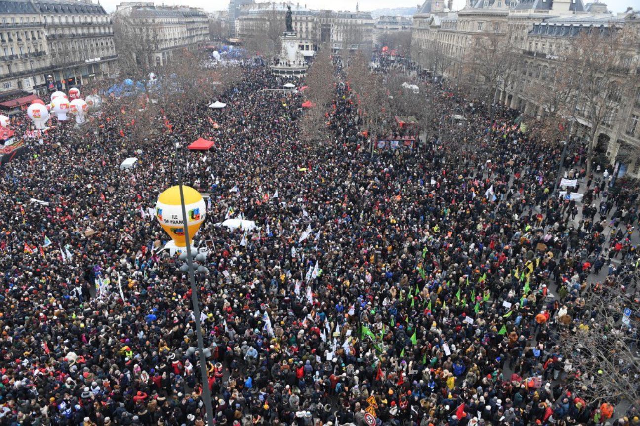 Registra Francia protestas masivas contra reforma de pensiones