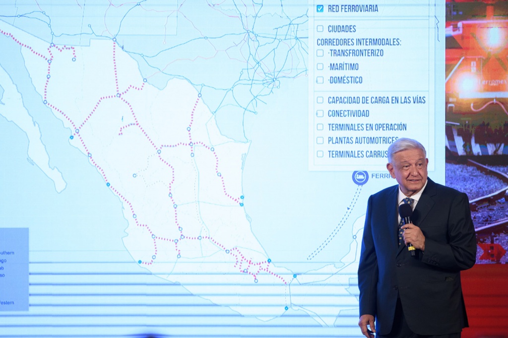 Se enviaron oficios a las concesionarias de ferrocarriles para que puedan implementarse los trenes de pasajeros: López Obrador