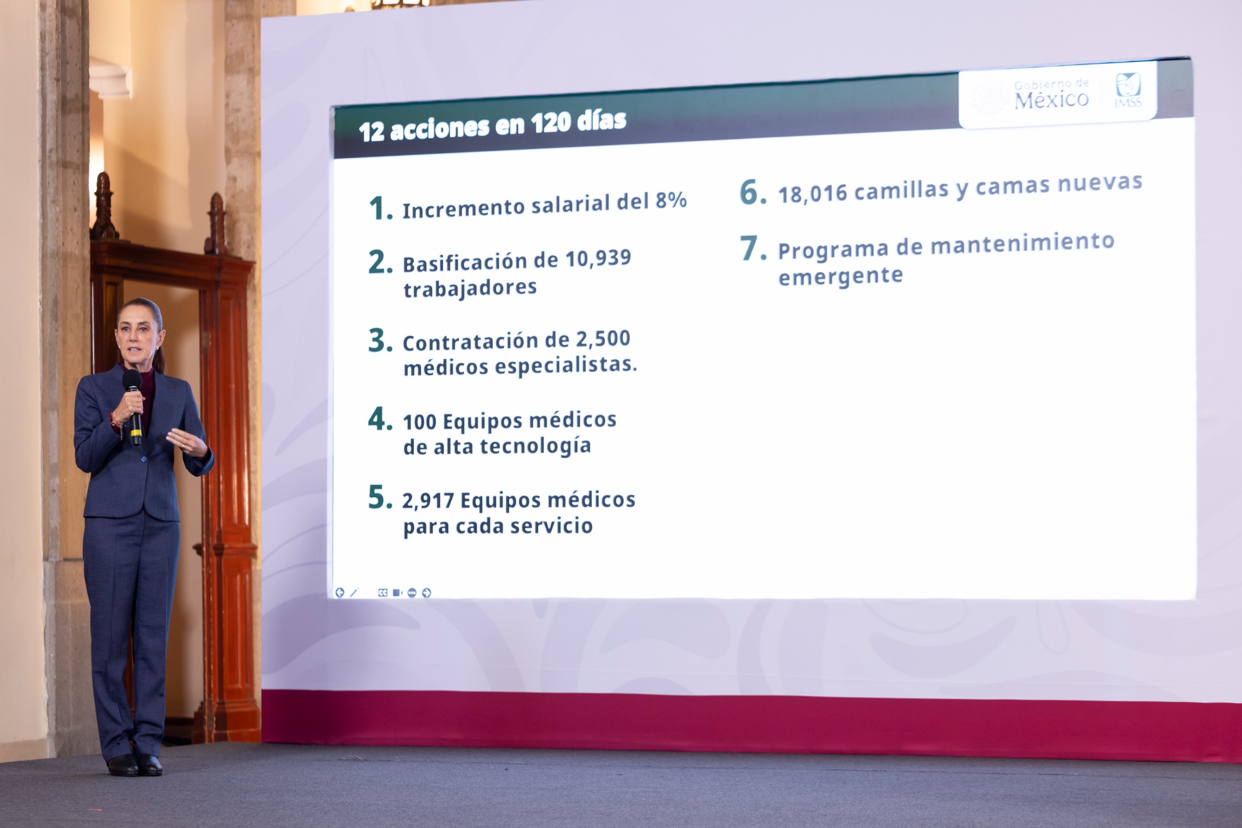 Sheinbaum refuerza el IMSS con un plan de 12 acciones; incluye aumento salarial y más personal médico