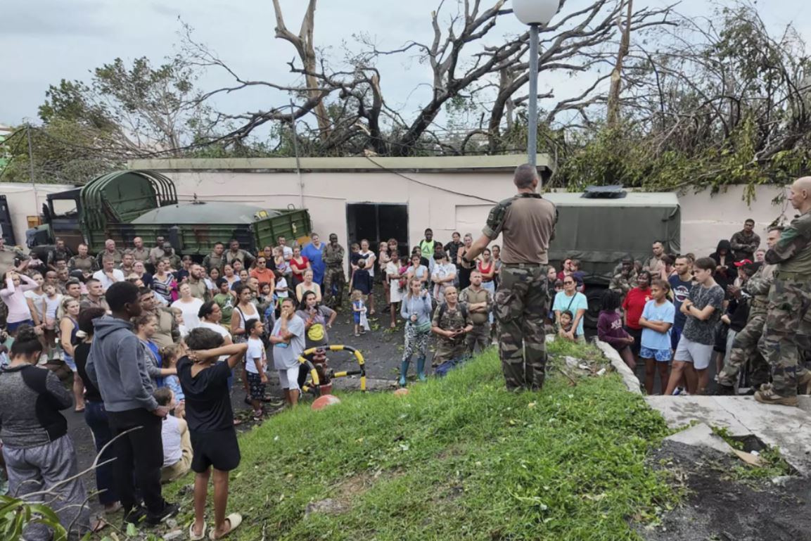 Prevén autoridades que incrementará el número de muertos por el ciclón Chido en Mayotte