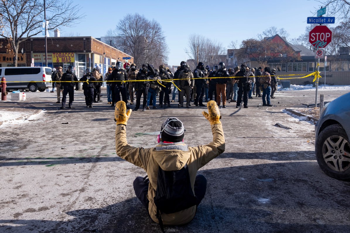 Denuncia Human Rights Watch abusos y violaciones de derechos humanos durante operativo del ICE en Minnesota