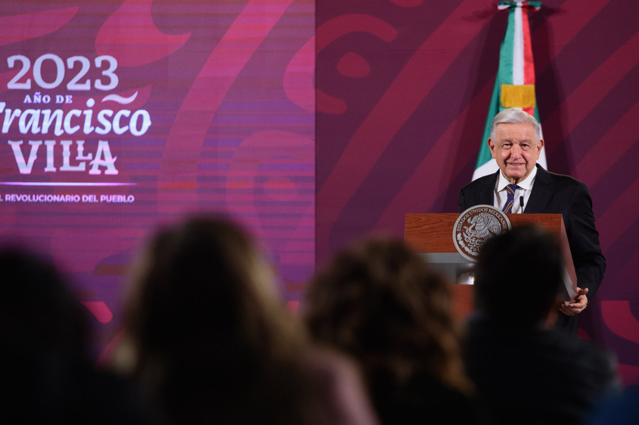 Desmiente el presidente López Obrador tres noticias falsas sobre el huracán Otis