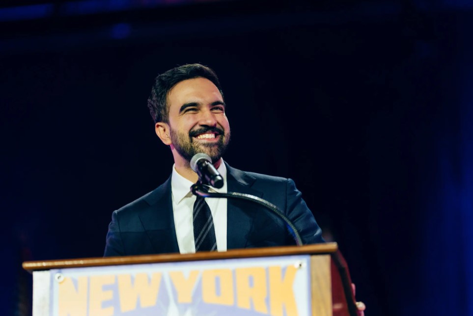 Elecciones NY: Zohran Mamdani, la apuesta progresista y más popular en la contienda por la alcaldía de la Gran Manzana