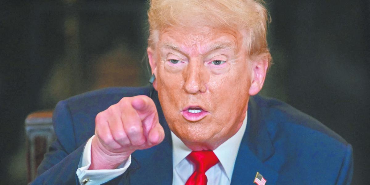 Publica Donald Trump meme racista de Barack y Michelle Obama; genera indignación nacional