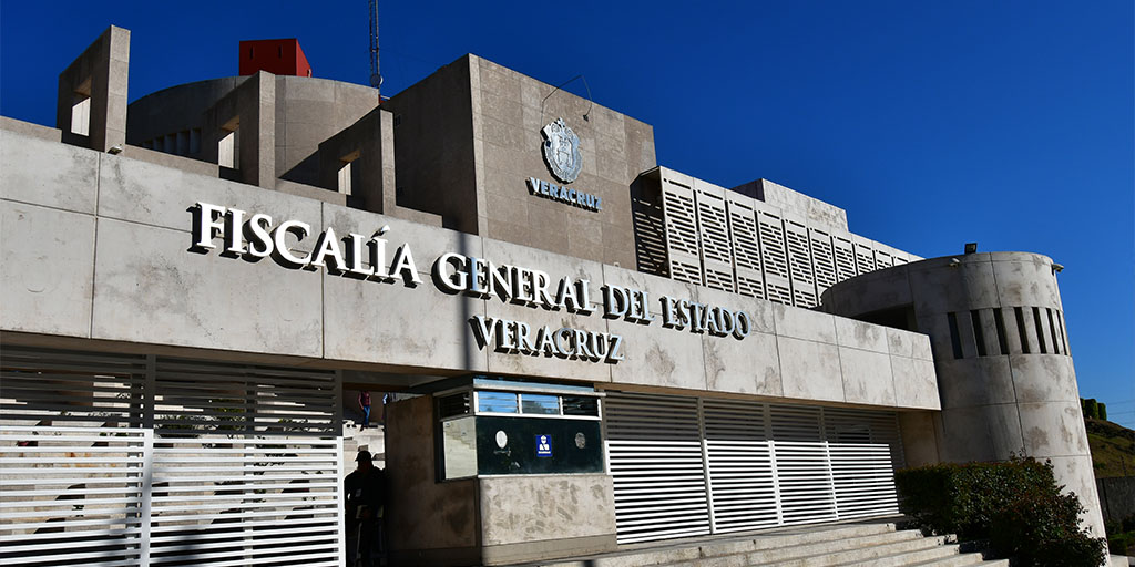 Detienen a juez en retiro y ex empleados del Poder Judicial por presunta red de estafadores en Veracruz