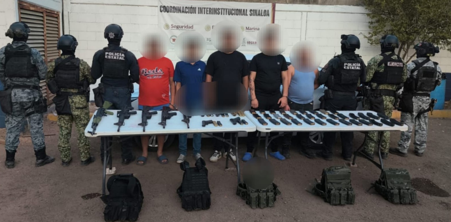 Detienen a siete civiles armados en Culiacán, Sinaloa; aseguran arsenal, presunto fentanilo y vehículos robados
