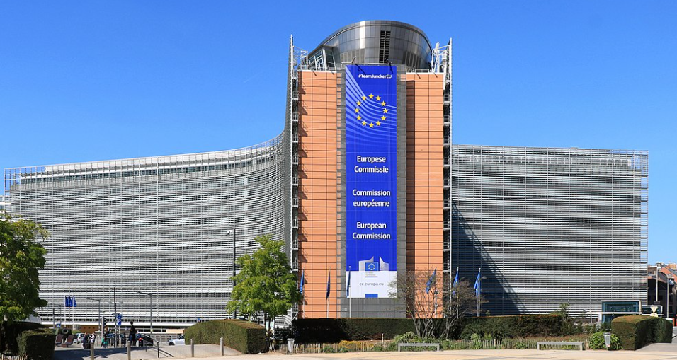 Multa Comisión Europea a Apple y Meta por vulnerar normas de competencia de mercados digitales