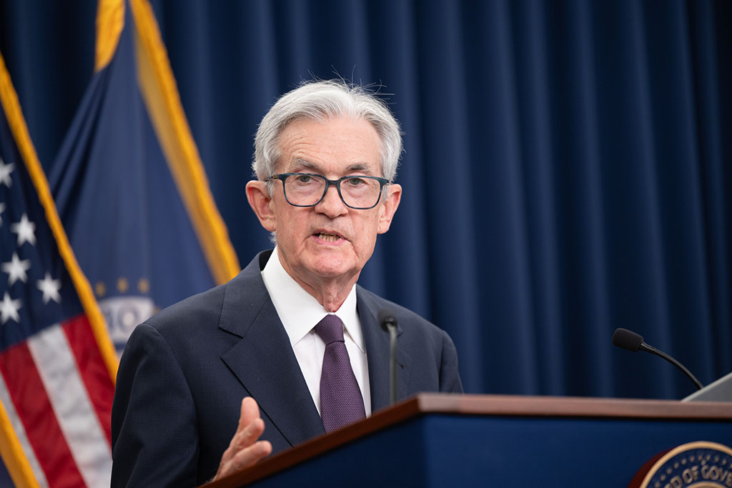 Mantiene la Reserva Federal del Banco Central de Estados Unidos el rango de su tasa de interés en 4.5%