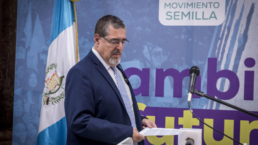 Denuncia presidente electo de Guatemala un plan golpista en su contra