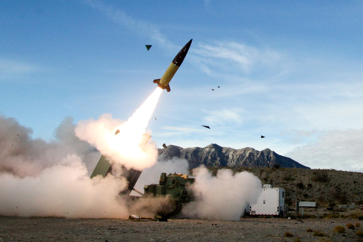 Propone presidente Donald Trump un nuevo tratado de armas estratégicas con Rusia tras expiración del START III