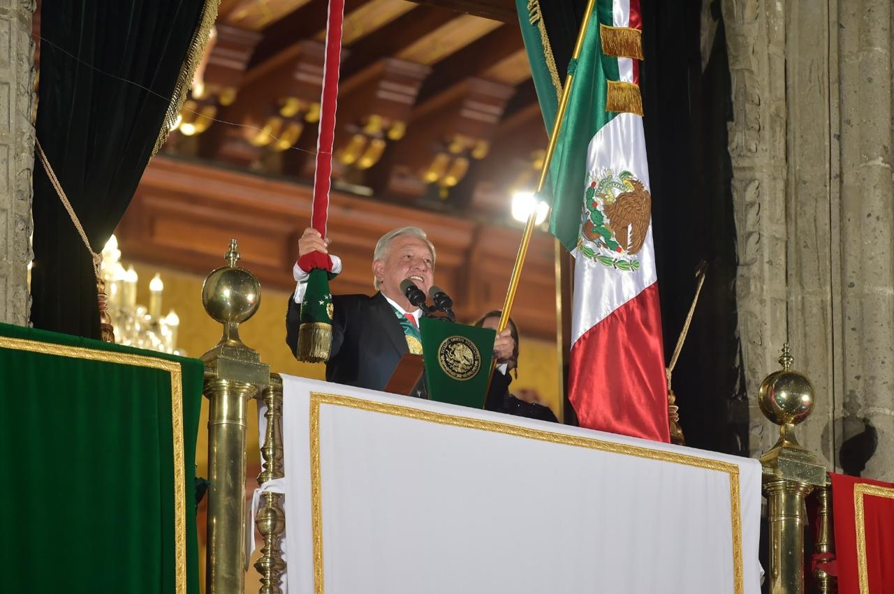 “¡Vivan los trabajadores!”: la arenga de López Obrador en su sexto, y último, Grito de Independencia