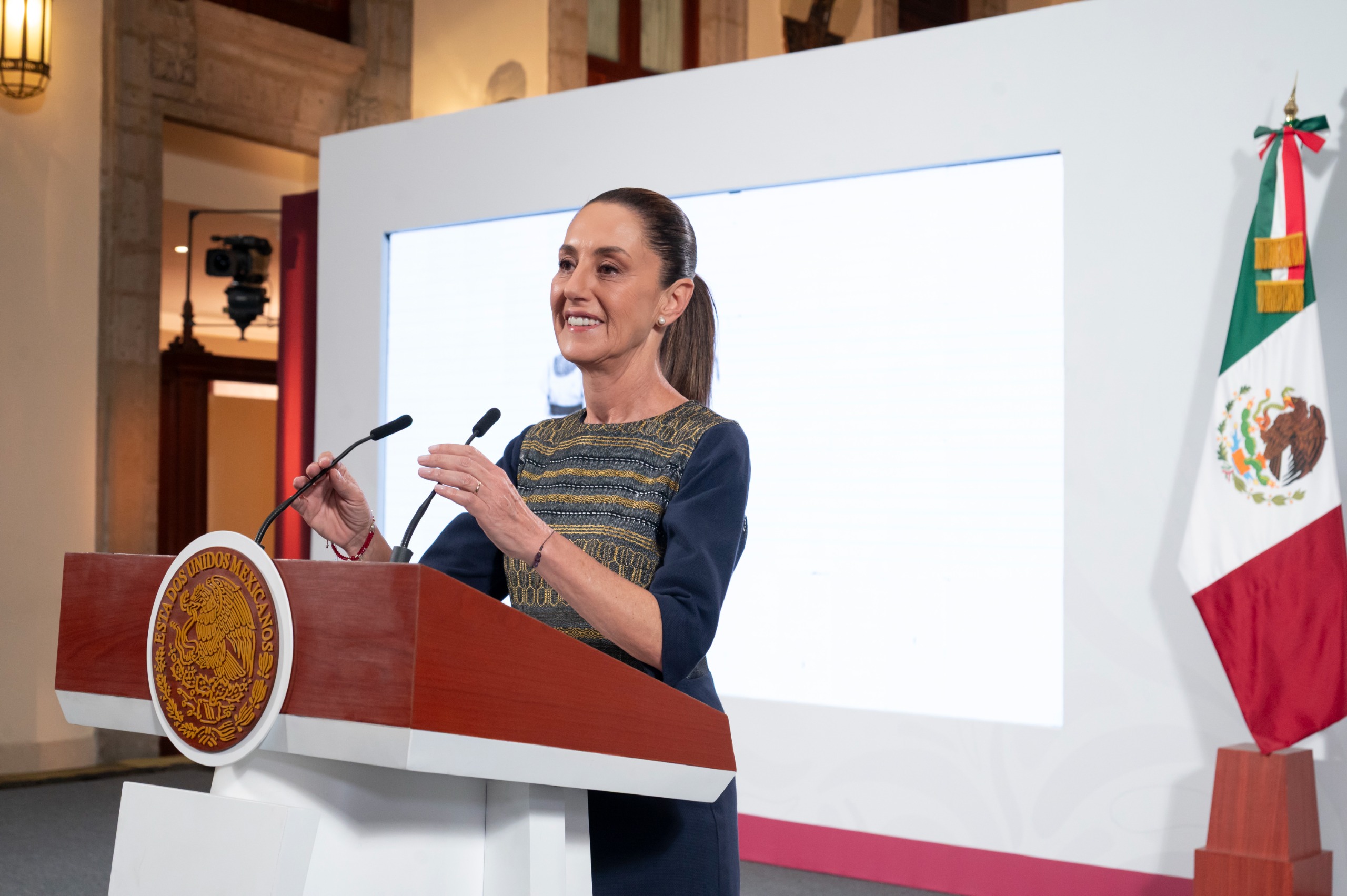 “Totalmente ilegal y sin sustento” solicitud de grandes contribuyentes para devolución de impuestos y cobro de intereses: Claudia Sheinbaum