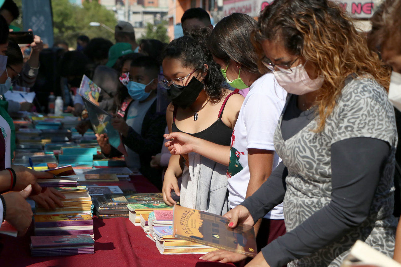 Regalarán 256 mil libros pa' la banda en 61 colonias de la Ciudad de México