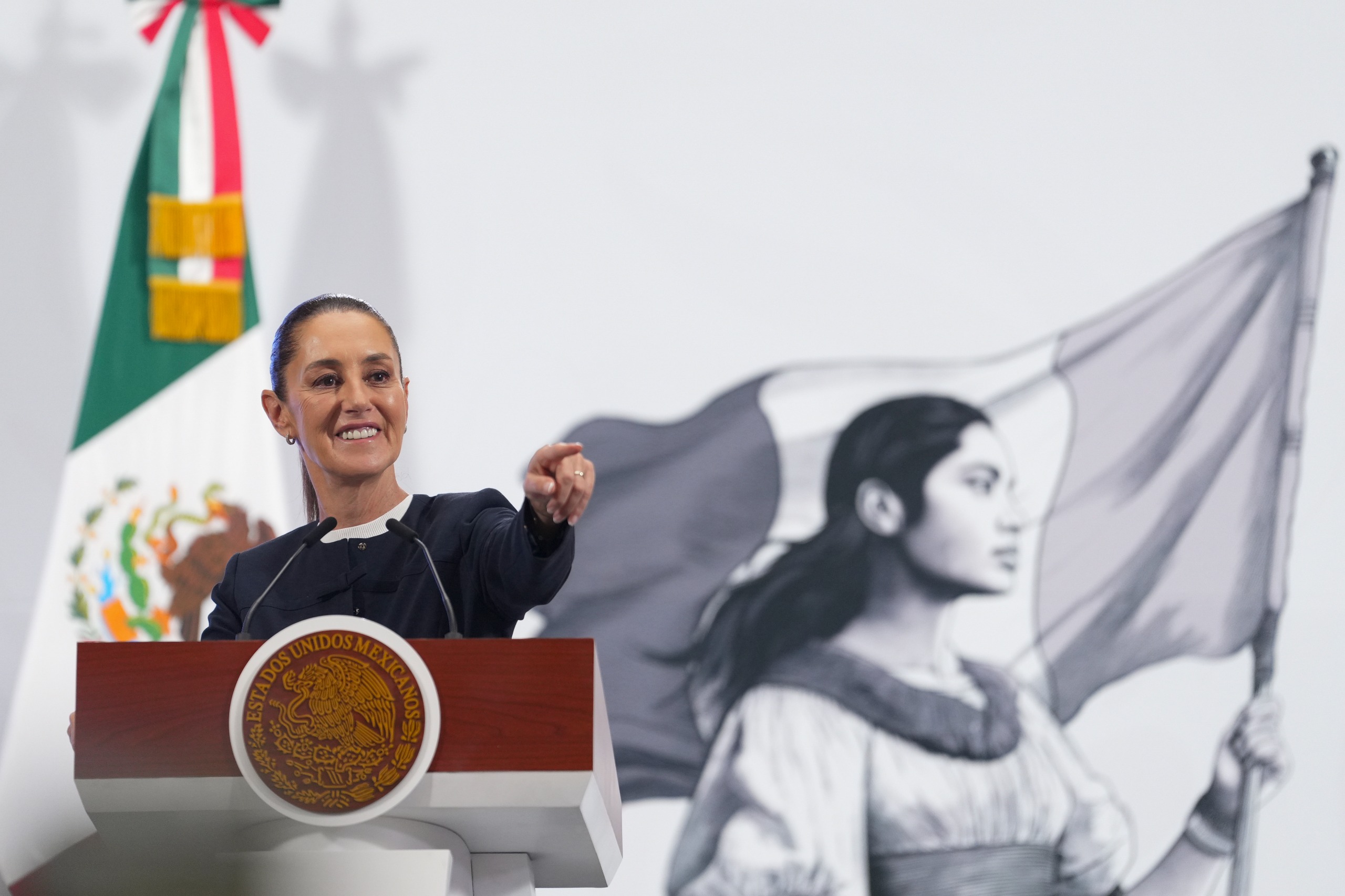 Califica Sheinbaum como “benéfico” el decreto de Trump para reducir aranceles a automotrices