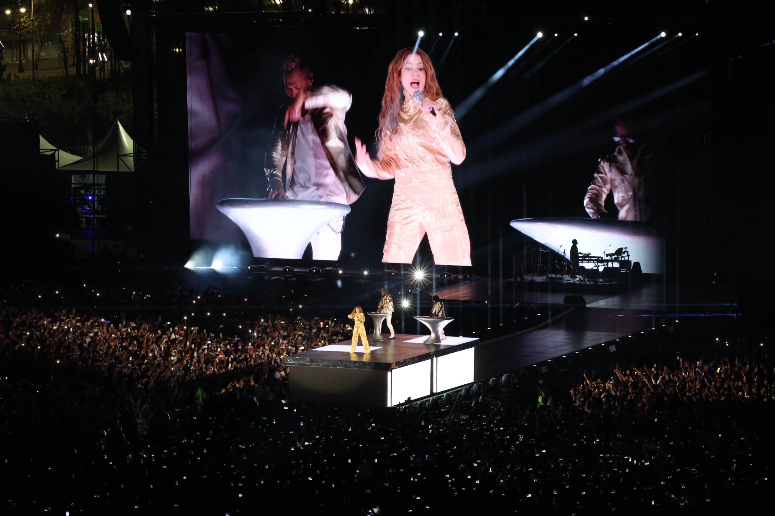Rompe Shakira récord histórico en el Zócalo de la CDMX con 400 mil asistentes