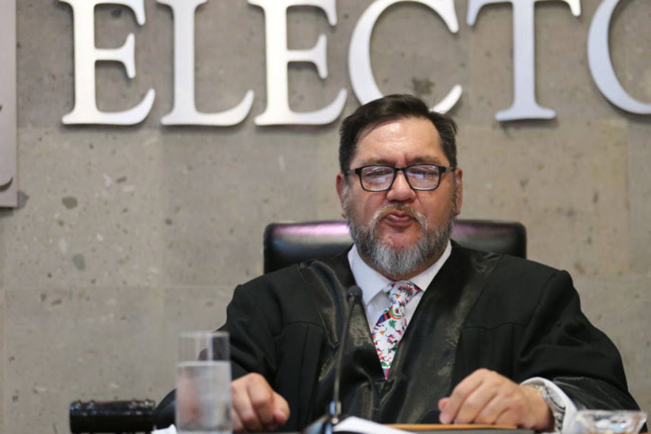 Suspende INE provisionalmente a funcionario que alteró declaraciones del presidente