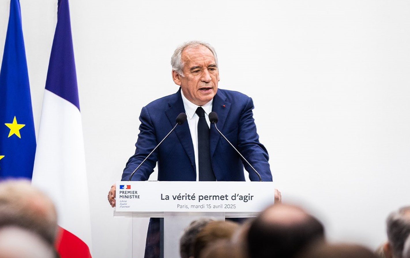Anuncia primer ministro de Francia recorte fiscal por 43,800 millones de euros para 2026