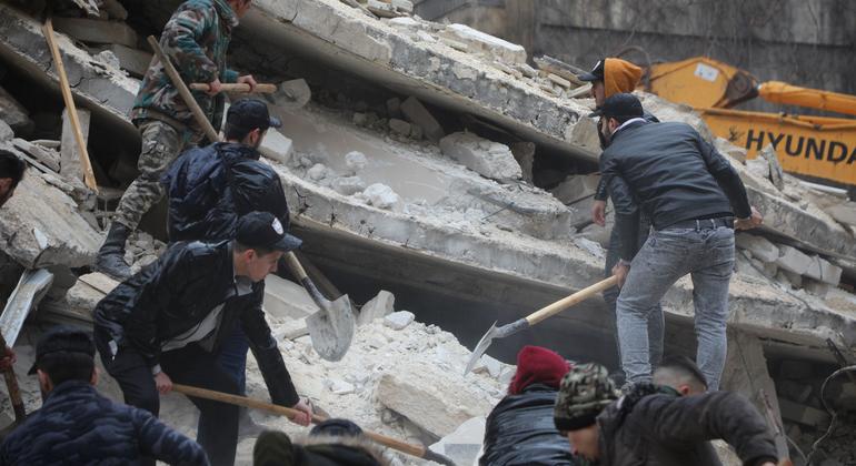 Se complica la llegada de ayuda internacional a Siria tras el sismo