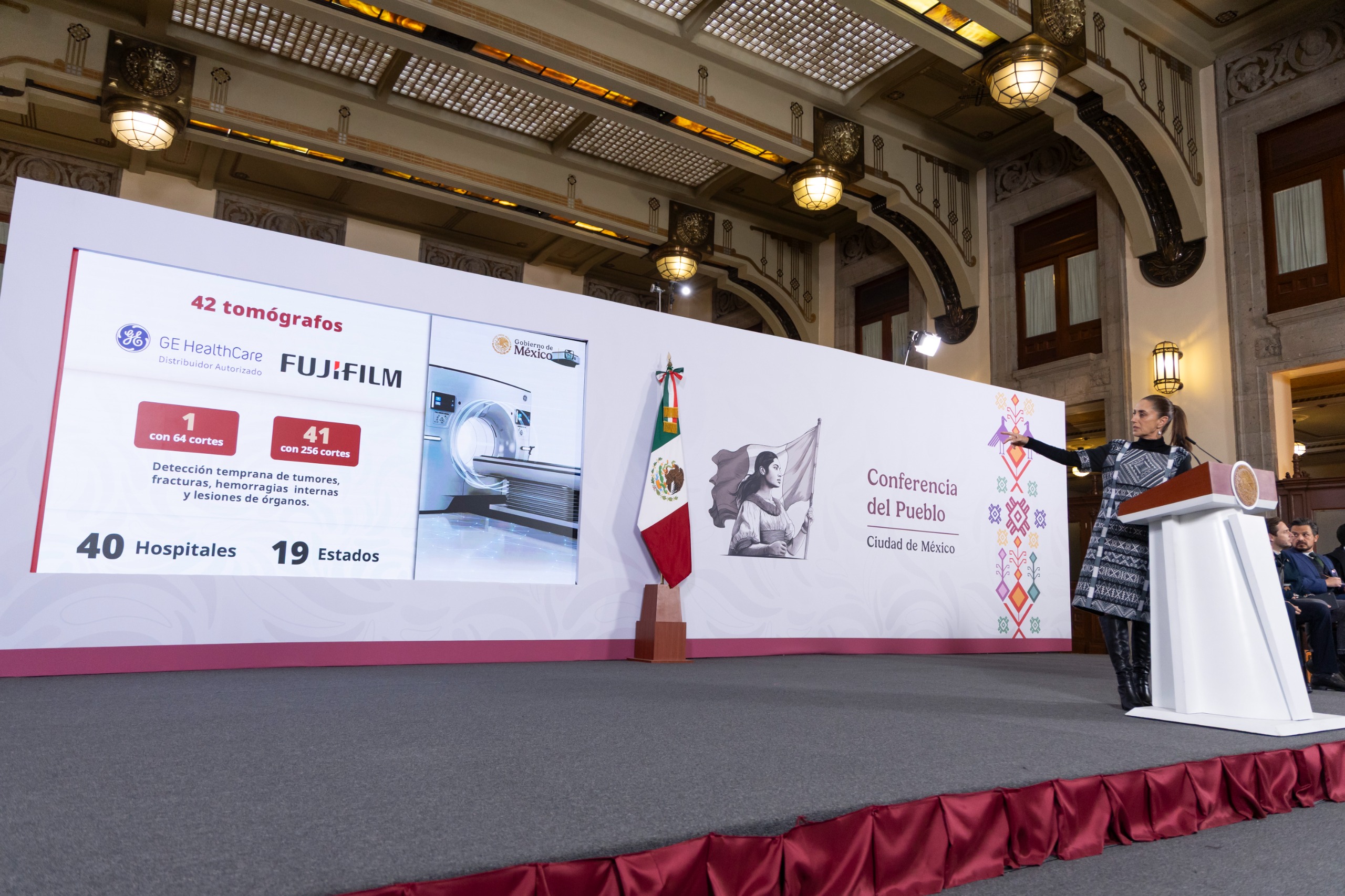 Presenta Claudia Sheinbaum inversiones y metas del sector Salud para 2026