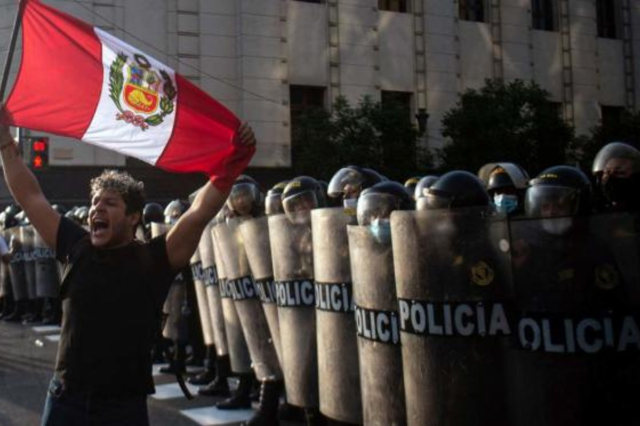 Resultan heridas más de 60 personas por protestas en Perú para la liberación del expresidente Pedro Castillo Terrones