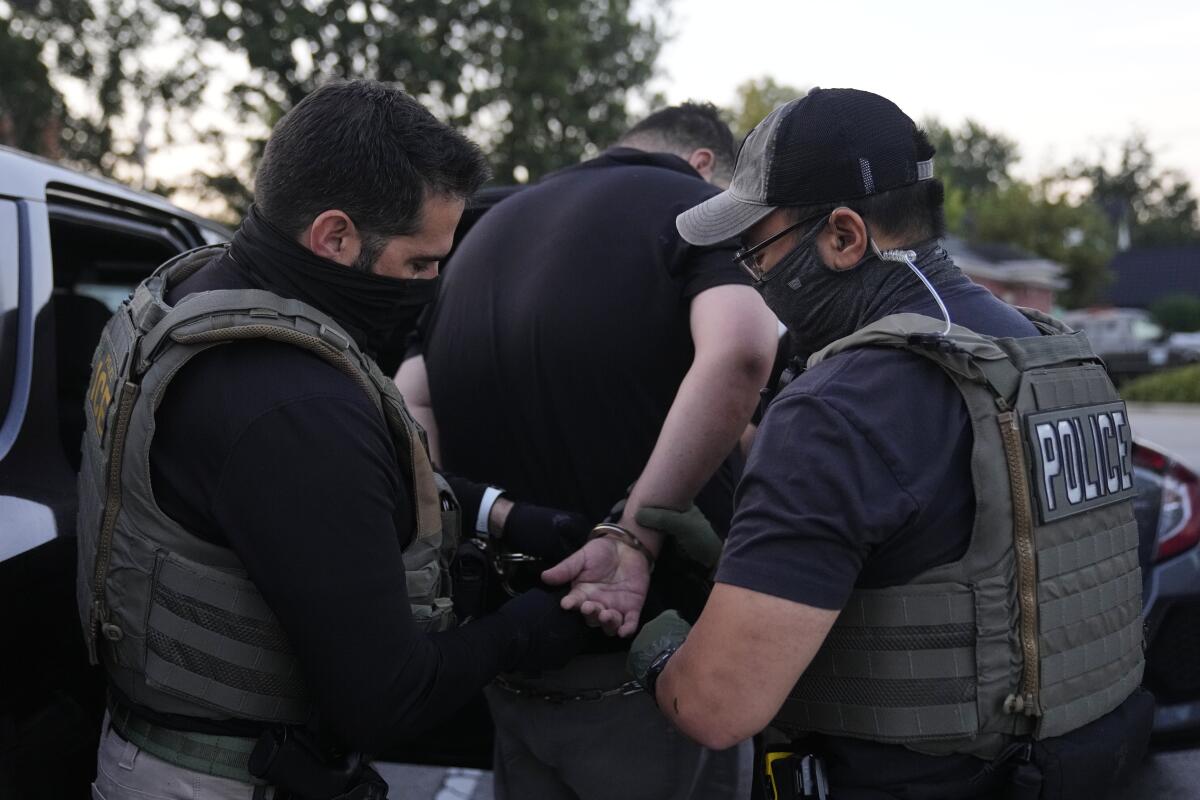 61% de los votantes estadounidenses considera que ICE ha llegado demasiado lejos