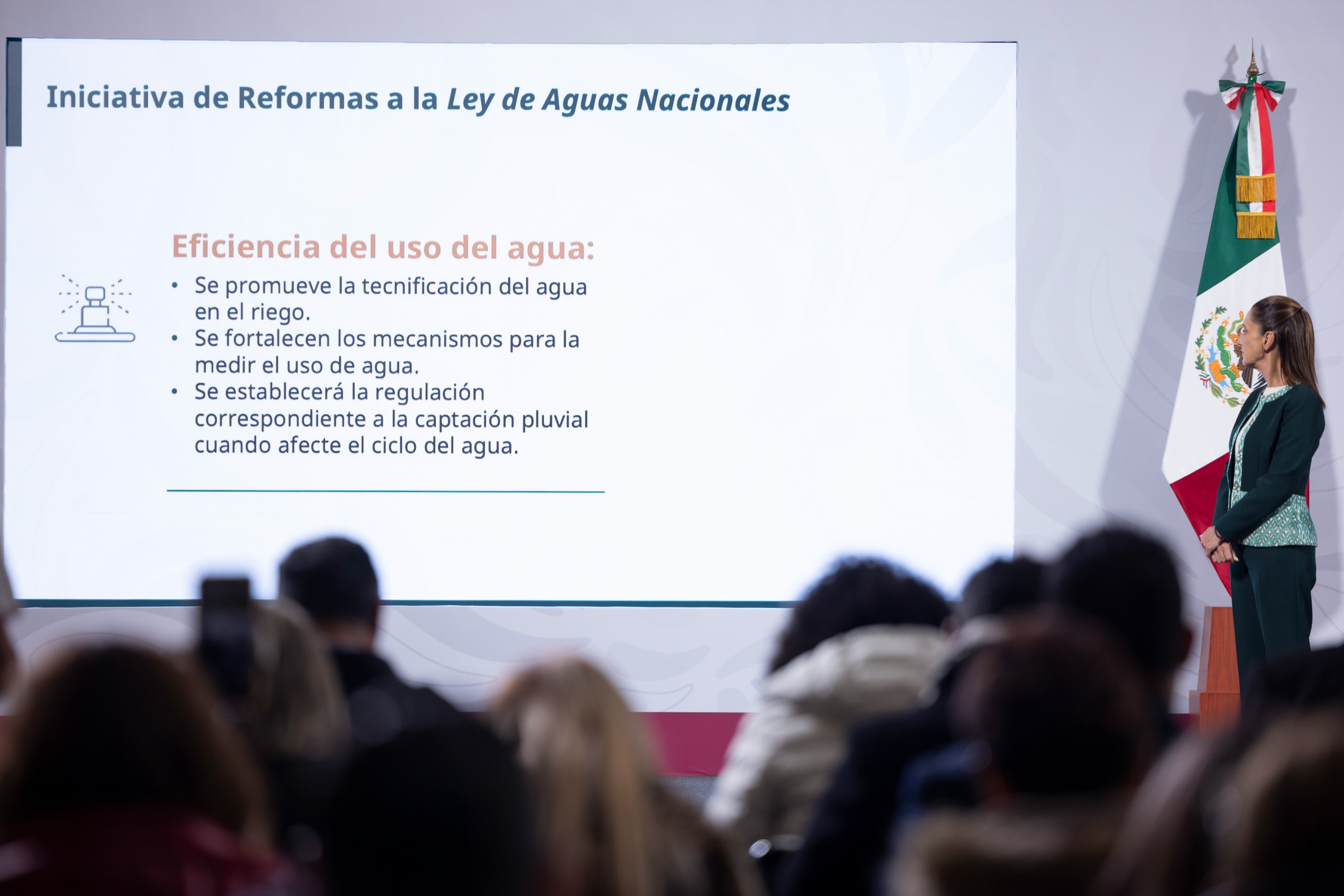 Reformas a la Ley de Aguas Nacionales buscan frenar acaparamiento para unos cuantos: Claudia Sheinbaum