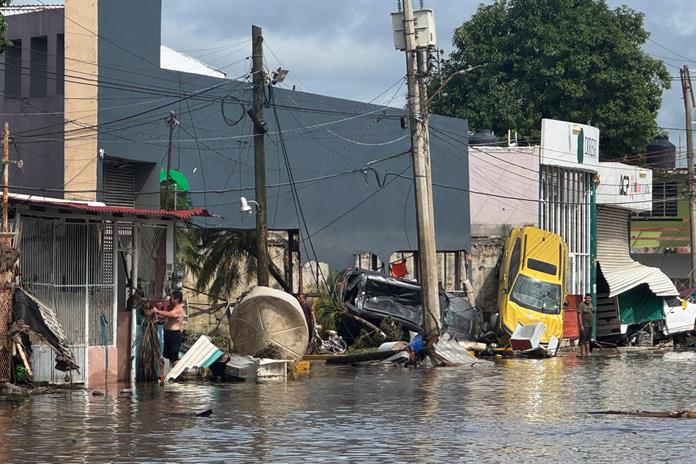 Brinda CNPC atención a comunidades afectadas por lluvias en Veracruz