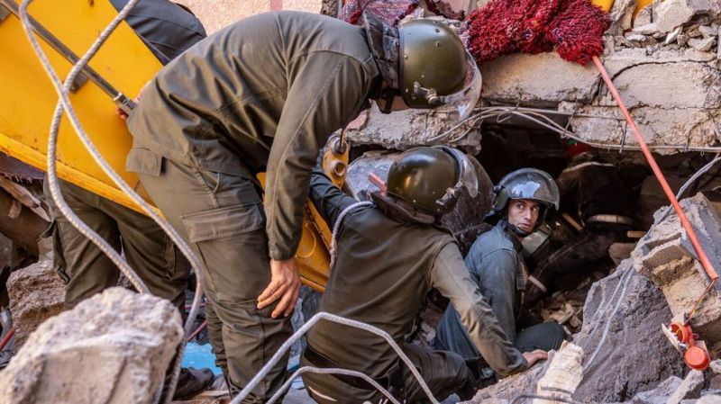 Se reportan más de mil muertos tras terremoto en Marruecos
