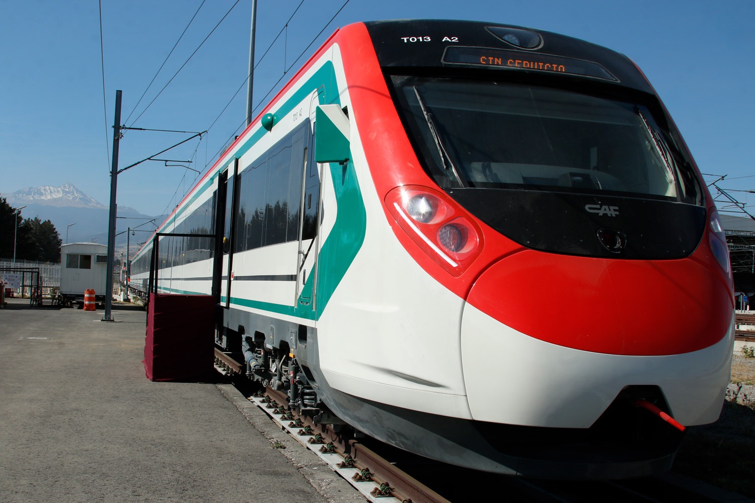 Celebra SICT dos años de operaciones del Tren “El Insurgente” México–Toluca