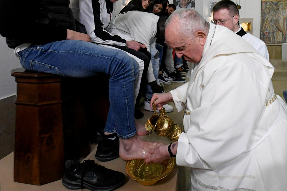 Conmemoración del Jueves Santo con lavado de pies en el Vaticano e Iztapalapa