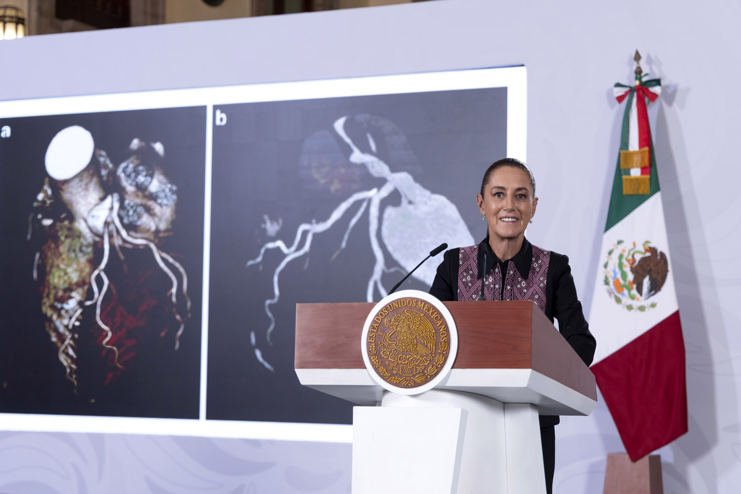 “Estamos resarciendo los profundos daños que generó el neoliberalismo en el sistema de salud”: Claudia Sheinbaum