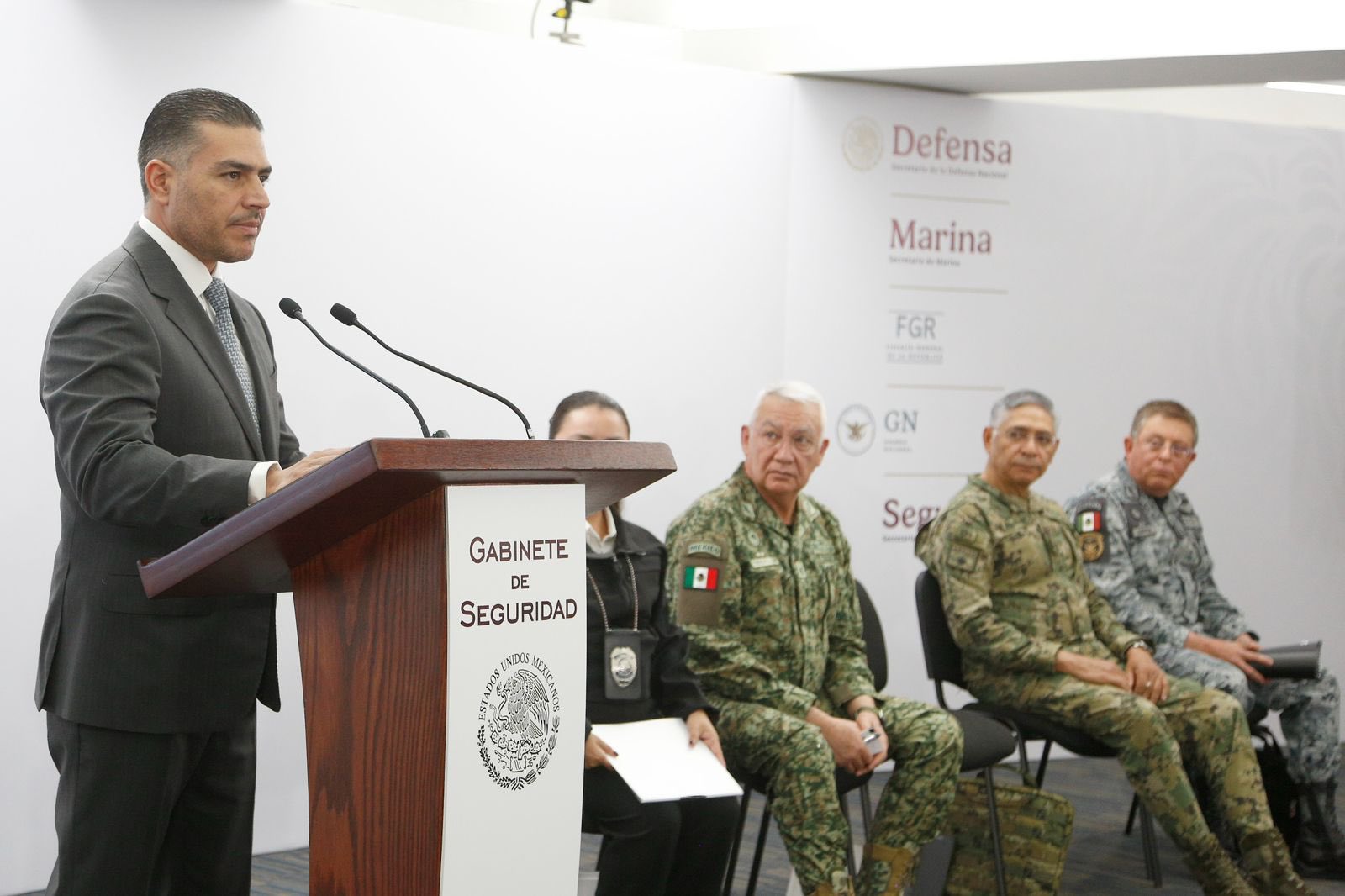 Trasladan de Michoacán a prisiones federales a 25 personas privadas de la libertad de alto riesgo: Omar García Harfuch