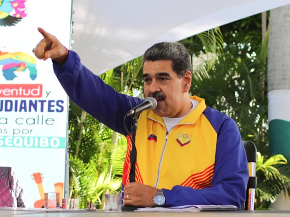 Reclama Maduro territorio de Esequibo a la Guyana y hace un llamado a su pueblo a “entrar en combate”