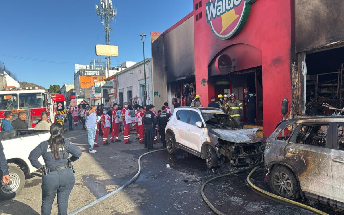 Imputa Fiscalía de Sonora a ocho personas y una empresa por incendio en Waldo’s de Hermosillo