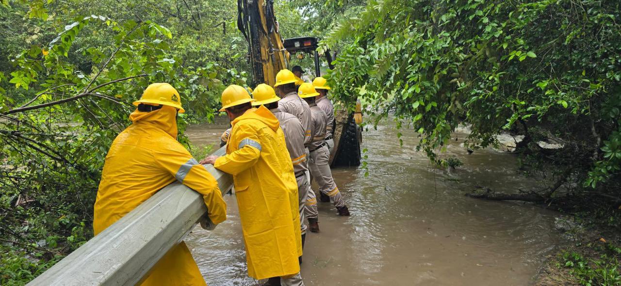 Avanzan acciones de restitución de servicios y rehabilitación de infraestructura en Veracruz, Puebla, Querétaro, San Luis Potosí e Hidalgo