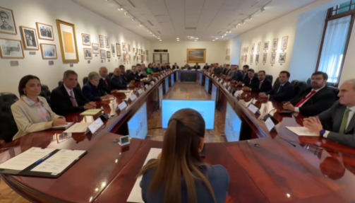 Renueva Claudia Sheinbaum acuerdo con gasolineros del país para mantener el precio de la gasolina por debajo de los 24 pesos