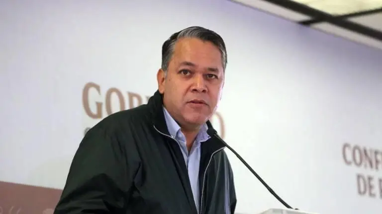 Exsecretario de Finanzas de Sinaloa se entrega a las autoridades estadounidenses tras ser acusado de nexos con el Cártel de Sinaloa