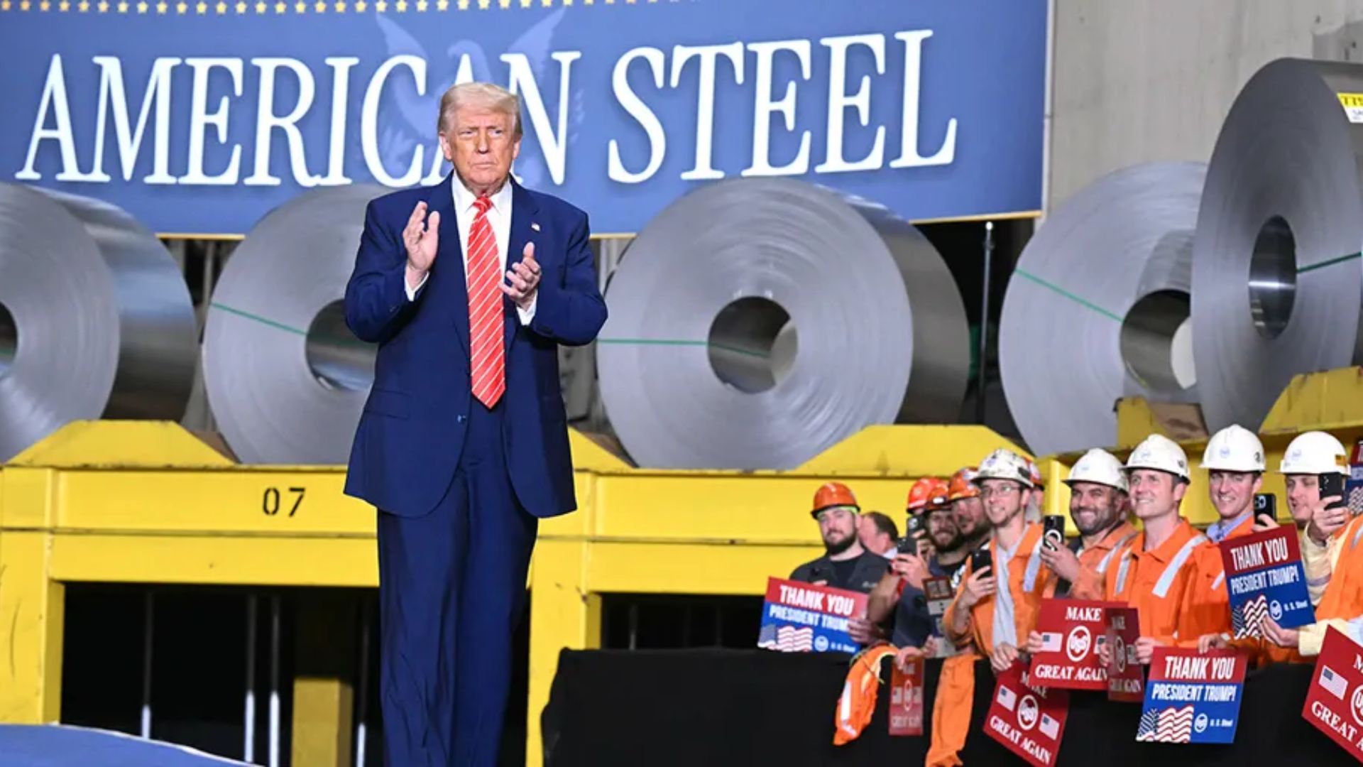 Ordena Trump duplicar aranceles al acero y aluminio del 25% al 50% para “proteger seguridad nacional” de EE.UU.